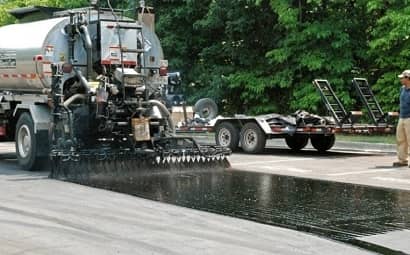 Characteristics and related classification of asphalt spreaders